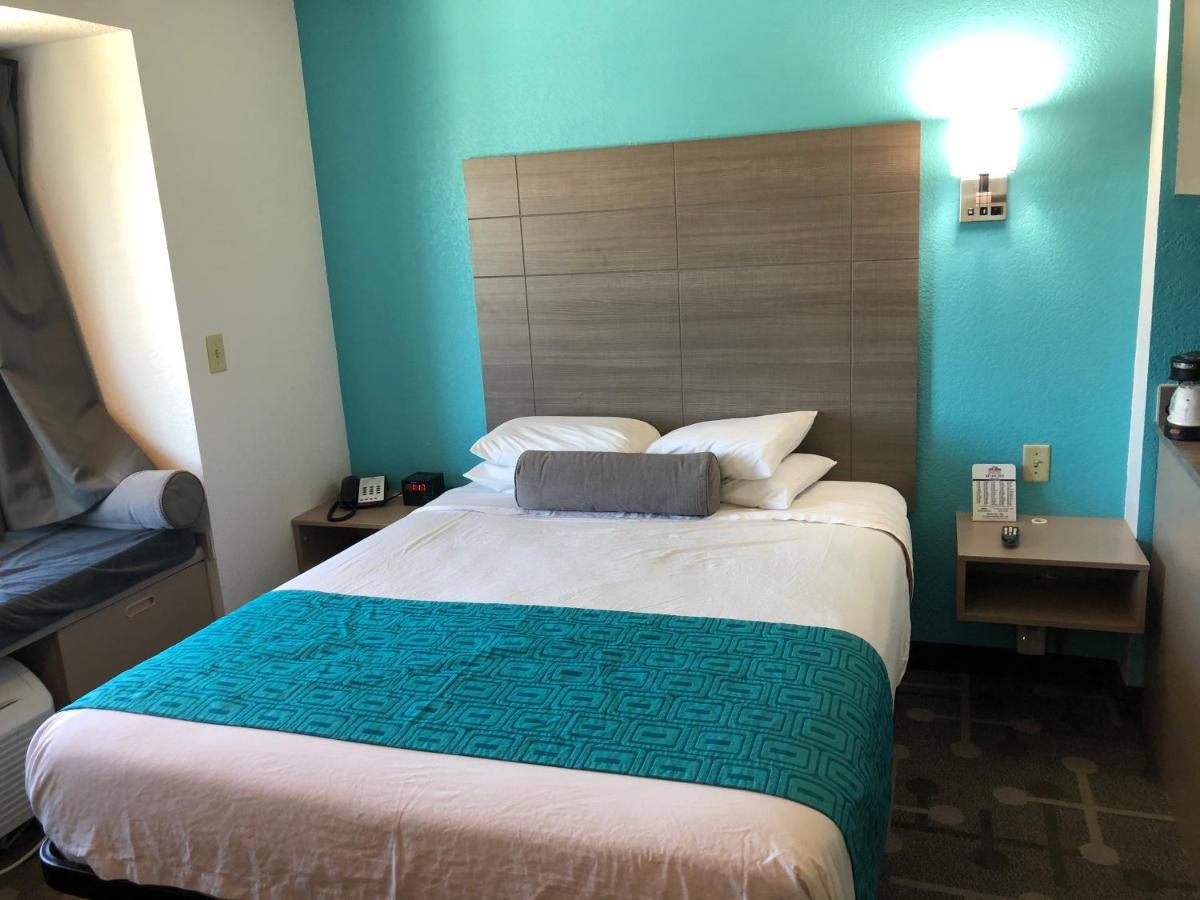 Red Lion Inn & Suites Elk Grove Village Exteriör bild