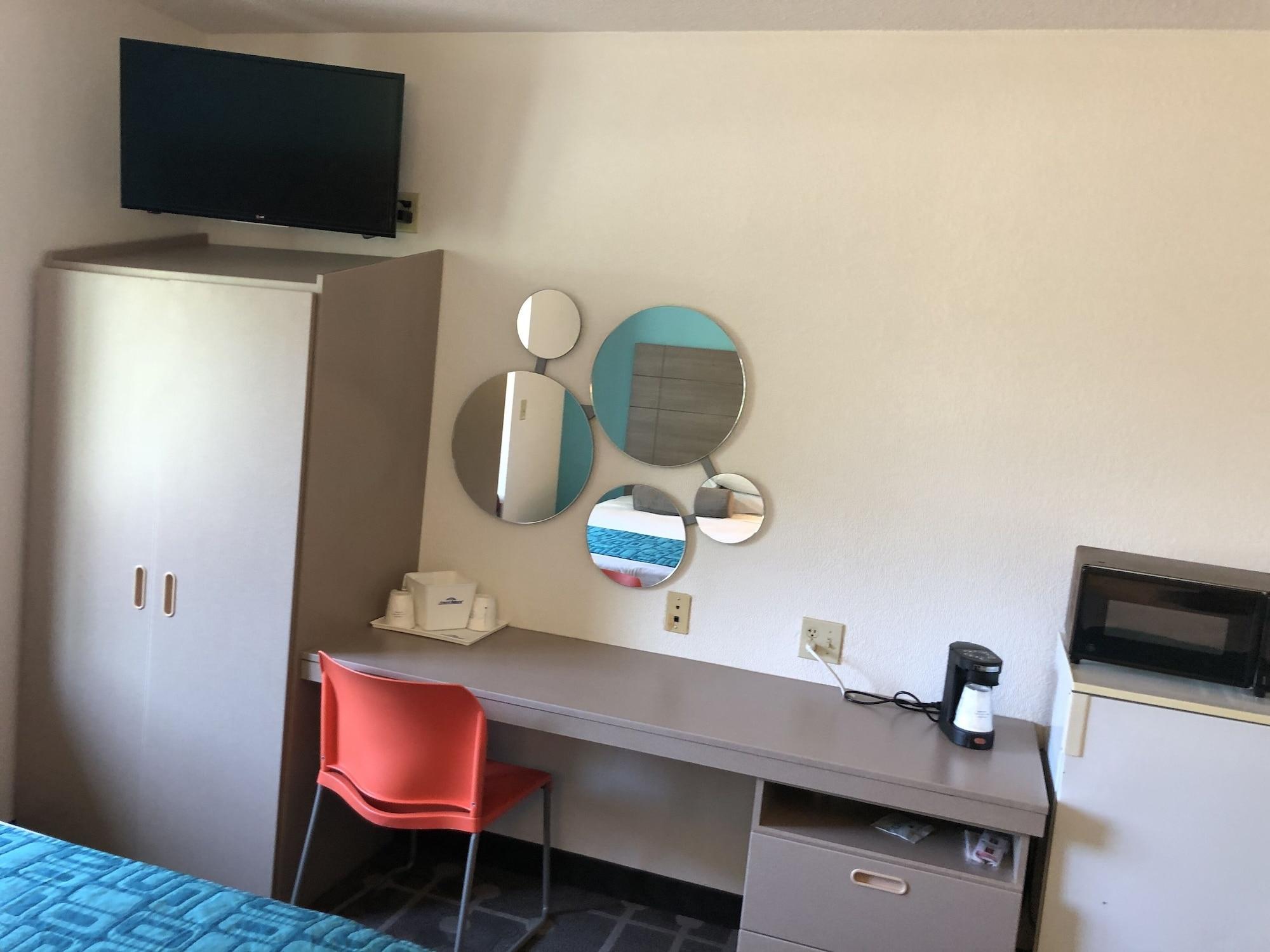 Red Lion Inn & Suites Elk Grove Village Exteriör bild